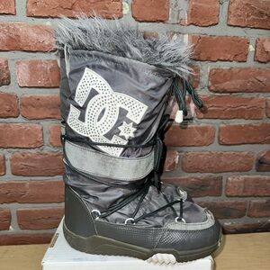 DC Womens SZ 9 Chalet SE 2.0 Grey Winter Faux Fur Trim Snow Moon Boots Y2K
